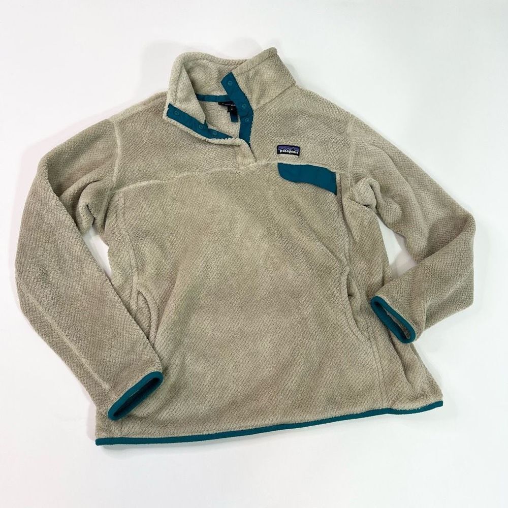 Patagonia Cream and Teal Fleece Jacket